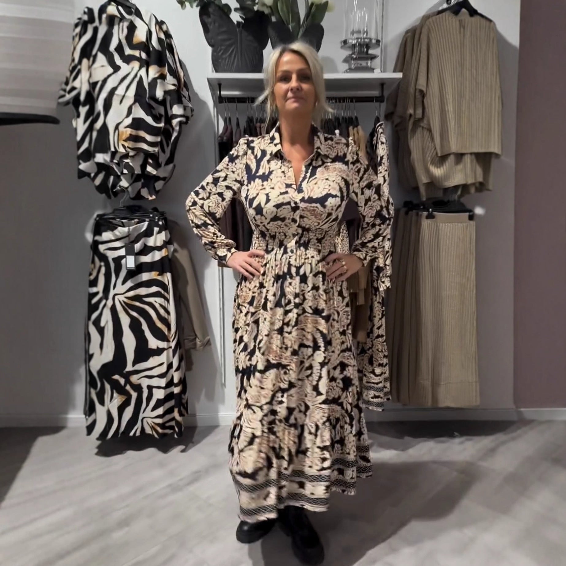 Lilia | Koszulowa Sukienka Retro w Kwiatowy Deseń